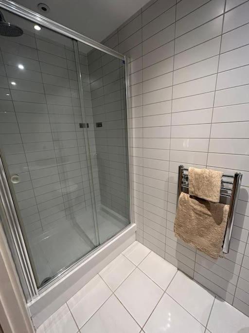 O2 Excel City Airport Apartment London Exterior photo